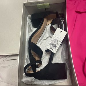 8.5 heels brand new never worn